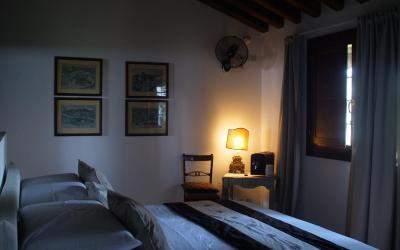 Camera Tripla Classic