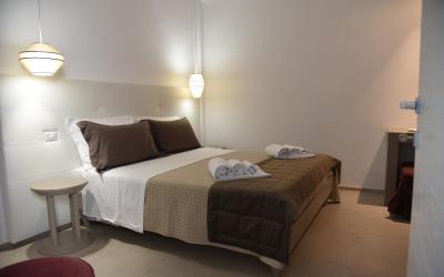 Camera Tripla Superior