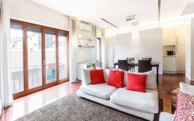 Appartamento con 2 Camere da Letto e Balcone