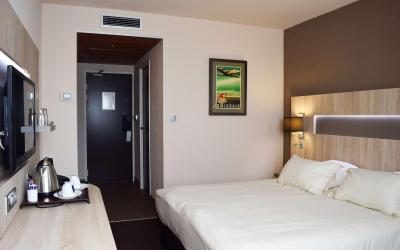 Chambre Double Standard - Non-Fumeurs Chambre Double Standard - Non-Fumeurs