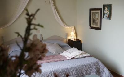 Camera Matrimoniale con Vista Piscina