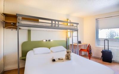 Chambre Triple avec 1 Lit Double et 1 Lit Superposu00e9