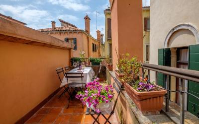 Appartamento su 2 Livelli con 2 Camere da Letto e Terrazza