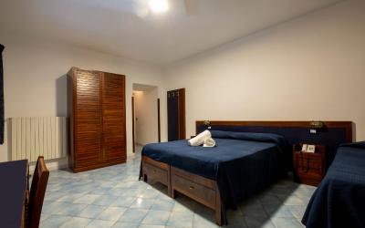 Camera Quadrupla Classic