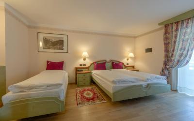 Camera Matrimoniale/Doppia con Letti Singoli con Letto Supplementare 