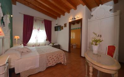 Camera Matrimoniale/Doppia con Letti Singoli