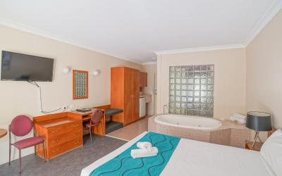 Standard King Spa Room (Not Pet-Friendly)
