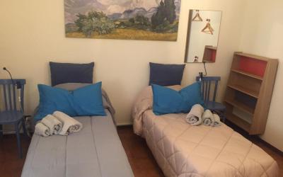 Camera Matrimoniale con Bagno in Comune 