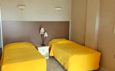 Chambre Familiale - Rez-de-Chaussu00e9e Chambre Familiale - Rez-de-Chaussu00e9e