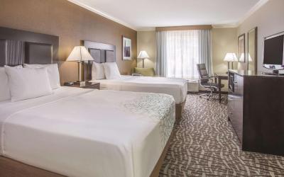 Deluxe Queen Room with Two Queen Beds