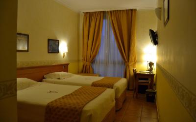 Camera Deluxe Doppia con Letti Singoli