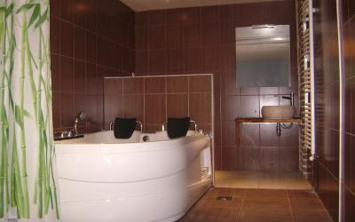 Chambre Double avec Baignoire Spa Chambre Double avec Baignoire Spa