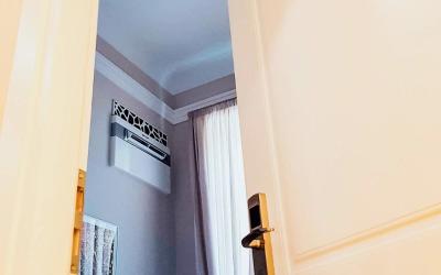 Camera Matrimoniale con Finestra