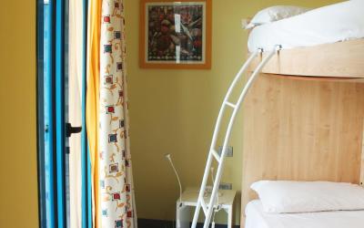 Camera Familiare (2 Adulti + 2 Bambini)