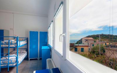 Posto Letto in Dormitorio Misto con 8 Letti