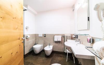 Camera Matrimoniale con Vista Giardino