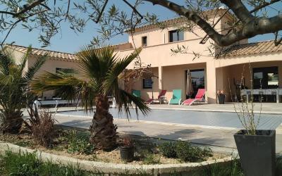 Chambre Double ou Lits Jumeaux - Vue sur Piscine Chambre Double ou Lits Jumeaux - Vue sur Piscine