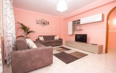 Appartamento con 3 Camere da Letto Appartamento con 3 Camere da Letto