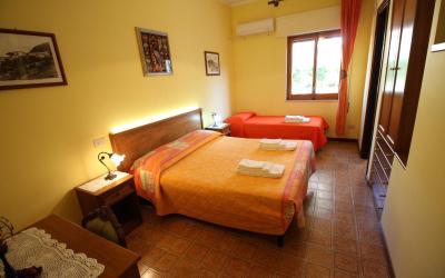 Camera Tripla Comfort