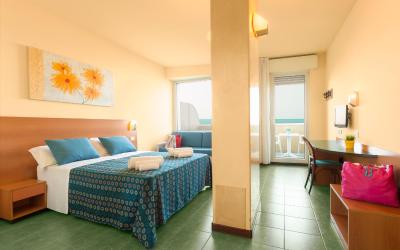 Camera Familiare con Vista Mare 