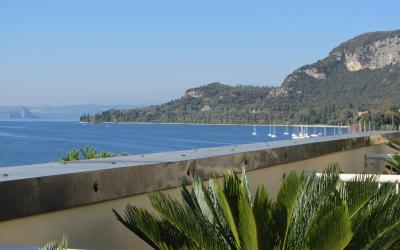 Camera Matrimoniale/Doppia con Letti Singoli con Vista Lago.