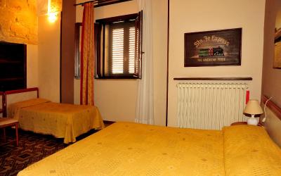 Camera Matrimoniale/Doppia con Letti Singoli con Bagno Privato