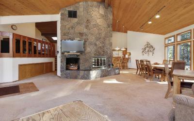 Four-Bedroom Holiday Home
