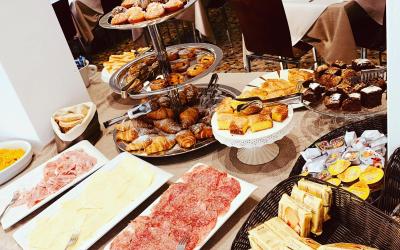 Camera Tripla Classic