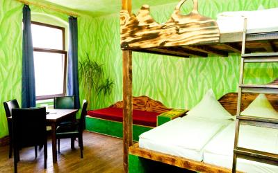 Fu00fcnfbettzimmer