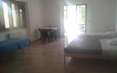 Camera Familiare con Bagno in Comune