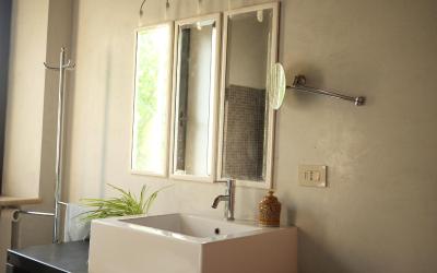 Camera Doppia con Letti Singoli e Bagno in Comune