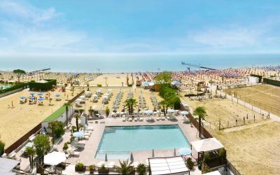 Camera Matrimoniale con Balcone e Vista Mare