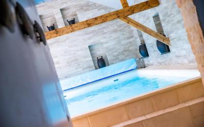 Chambre Double Standard avec Baignoire et Accu00e8s Gratuit u00e0 la Piscine et au Spa Chambre Double Standard avec Baignoire et Accu00e8s Gratuit u00e0 la Piscine et au Spa