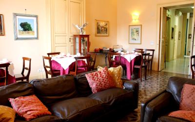 Camera Matrimoniale con Balcone e Terrazza