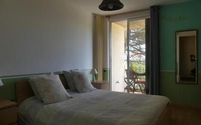 Chambre Double Deluxe (2 Adultes + 1 Enfant)