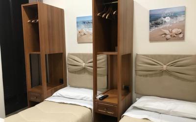 Camera Doppia con Letti Singoli con Doccia