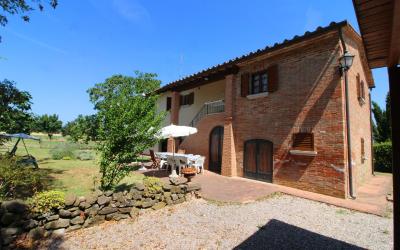 Villa su 2 Livelli con 4 Camere da Letto