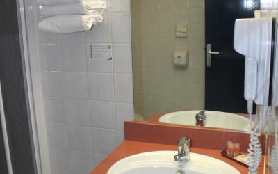 Chambre Triple avec 1 Lit Double et 1 Lit Simple Chambre Triple avec 1 Lit Double et 1 Lit Simple