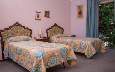 Camera Doppia con Letti Singoli