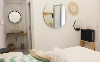 Camera Deluxe Matrimoniale/Doppia con Letti Singoli con Accesso Piscina