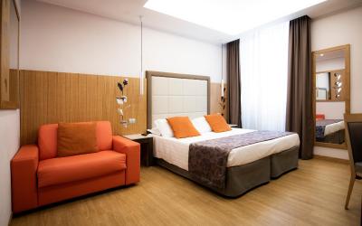 Camera Tripla Standard