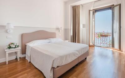 Camera Tripla con Vista Mare 