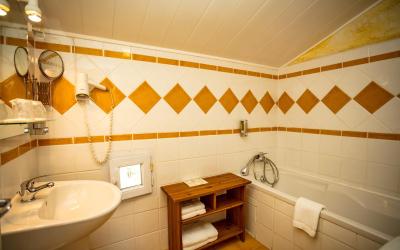 Chambre Familiale (2u00a0Adultes + 1u00a0Enfant) Chambre Familiale (2u00a0Adultes + 1u00a0Enfant)