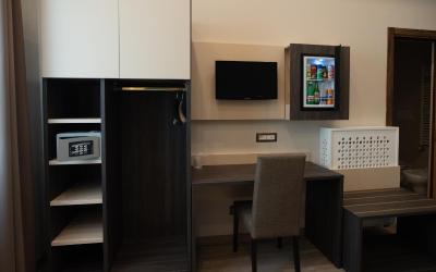 Camera Matrimoniale/Doppia con Letti Singoli con Vista Mare Parziale