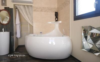 Chambre Lit King-Size avec Balcon Chambre Lit King-Size avec Balcon