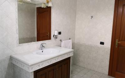 Camera Doppia con Letti Singoli con Bagno Privato Esterno 