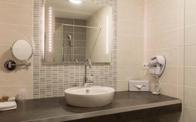 Chambre Double (2 Adultes) Chambre Double (2 Adultes)