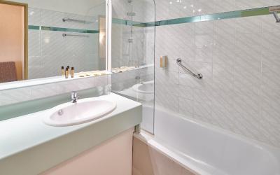 Chambre Familiale (2u00a0Adultes + 2u00a0Enfants de moins de 12u00a0Ans) avec Accu00e8s au Spa Chambre Familiale (2u00a0Adultes + 2u00a0Enfants de moins de 12u00a0Ans) avec Accu00e8s au Spa