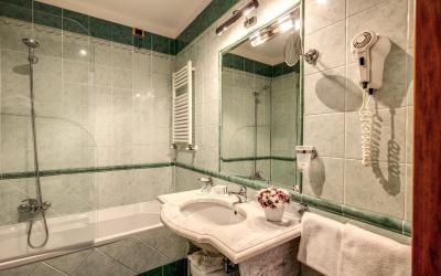 Camera Tripla Standard