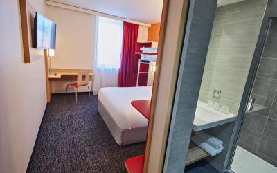 Chambre Triple Standard (1 Lit Double et 1 Lit Simple)